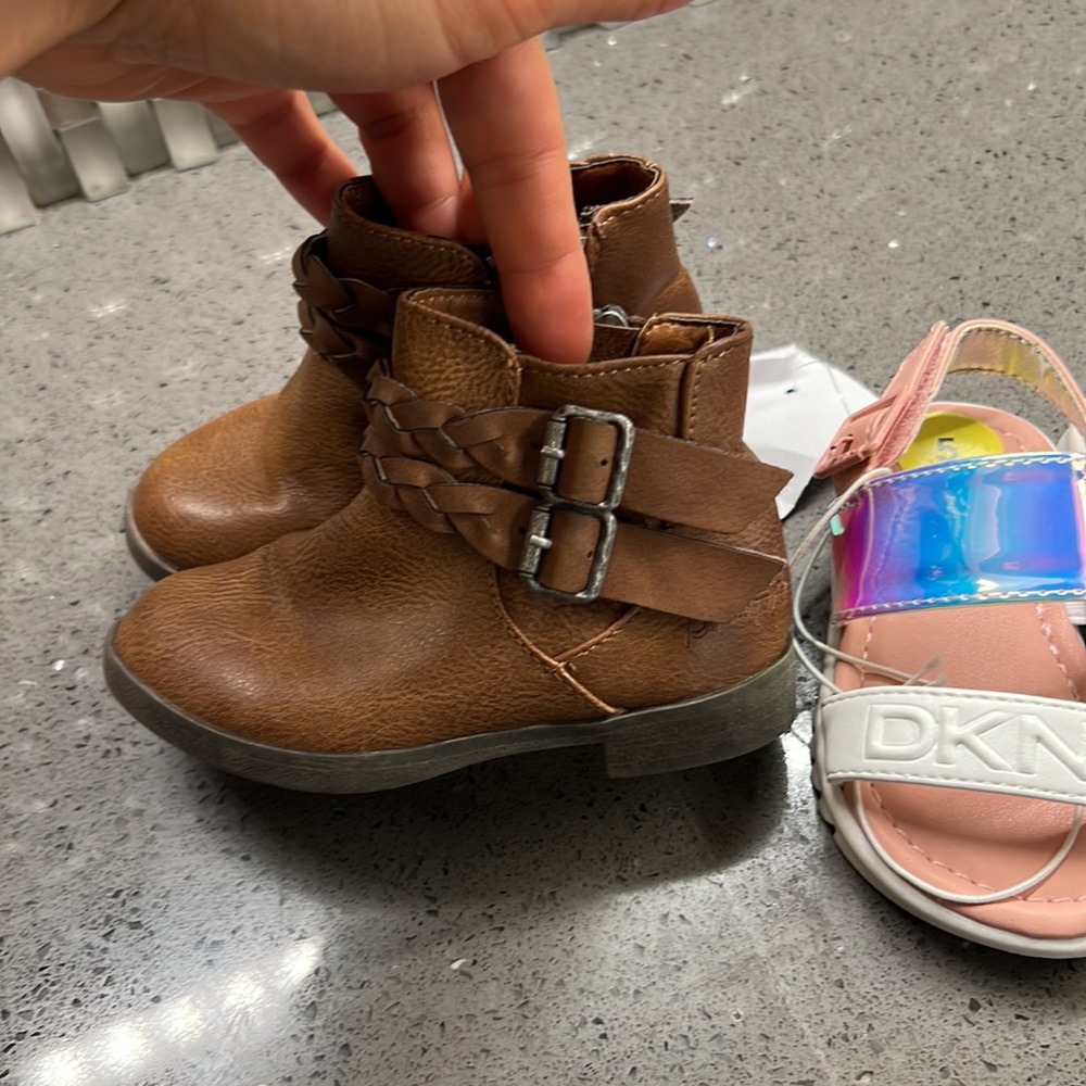 Set of 2 pairs size 5Tand 6T - Picture 2 of 8